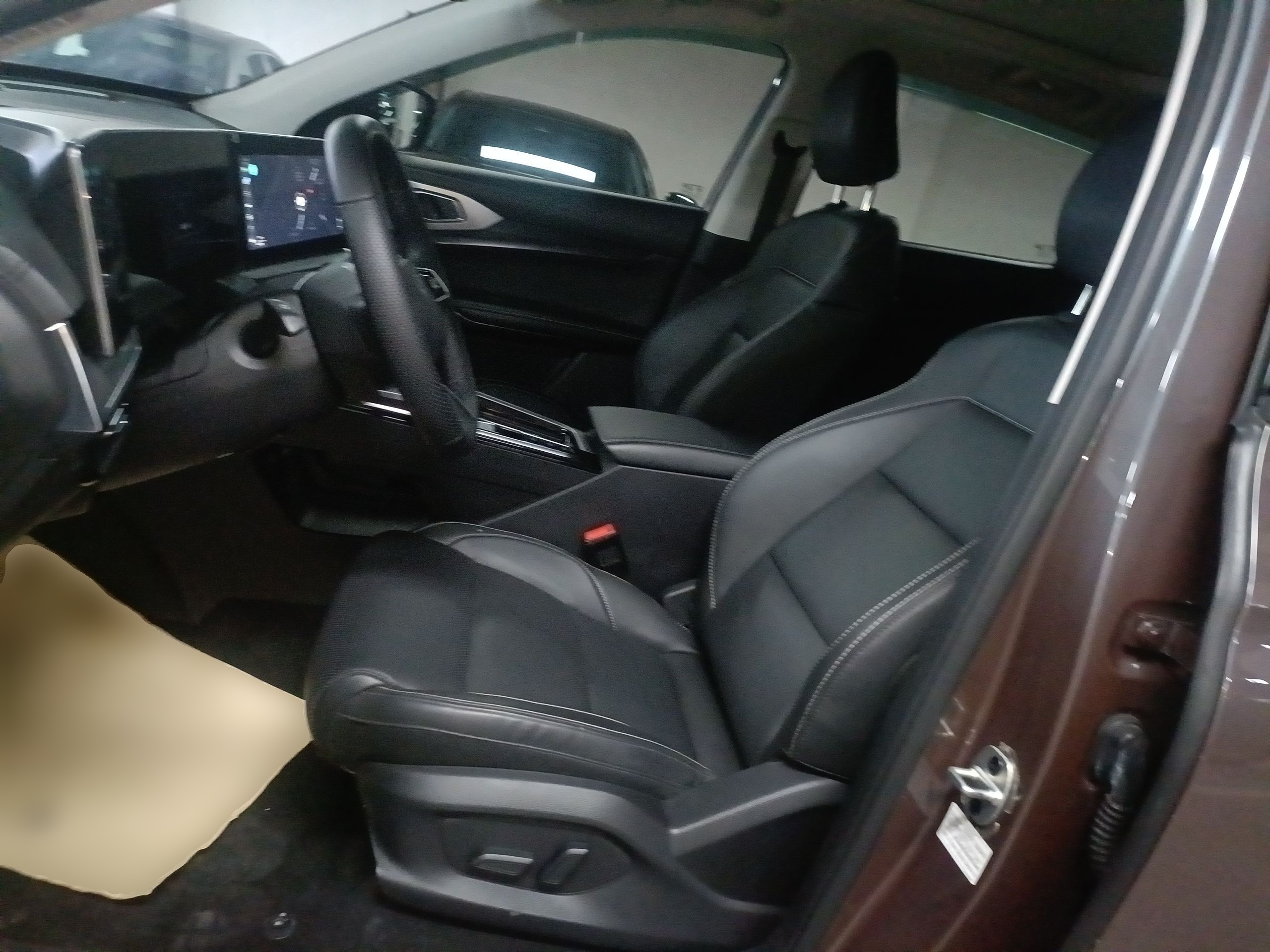 Переднее сиденье в автомобиле