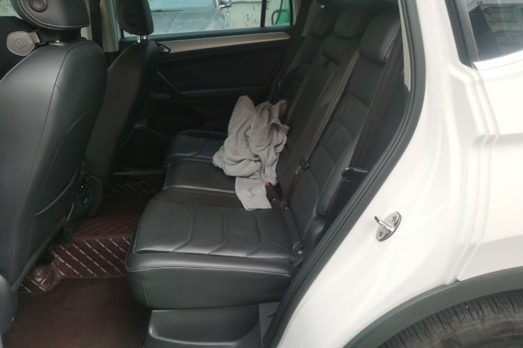 Used Volkswagen Tiguan L 2017 330TSI Automatic Two-Wheel Drive Luxury Edition Left Rear Seat