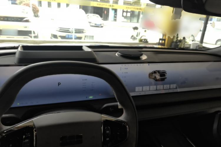 Used Geely Galaxy E8 2025 620 km All-Wheel Drive Starship LiDAR-Enabled Intelligent Driving Version Center Console