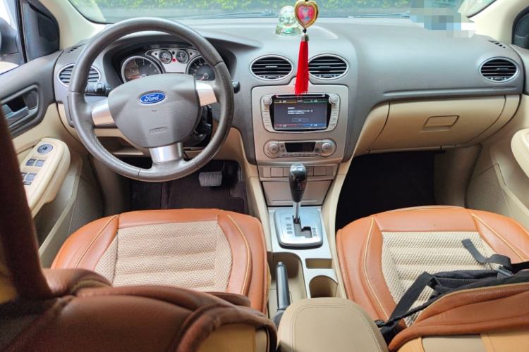 Used Ford Focus 2013 Sedan Classic 1.8L Automatic Fashion Edition
