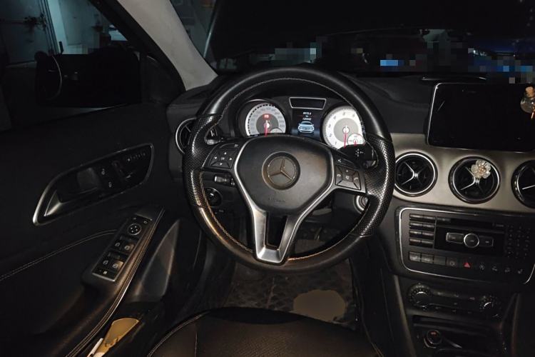 Used Mercedes-Benz GLA 2015 GLA 220 4MATIC Fashion Model
