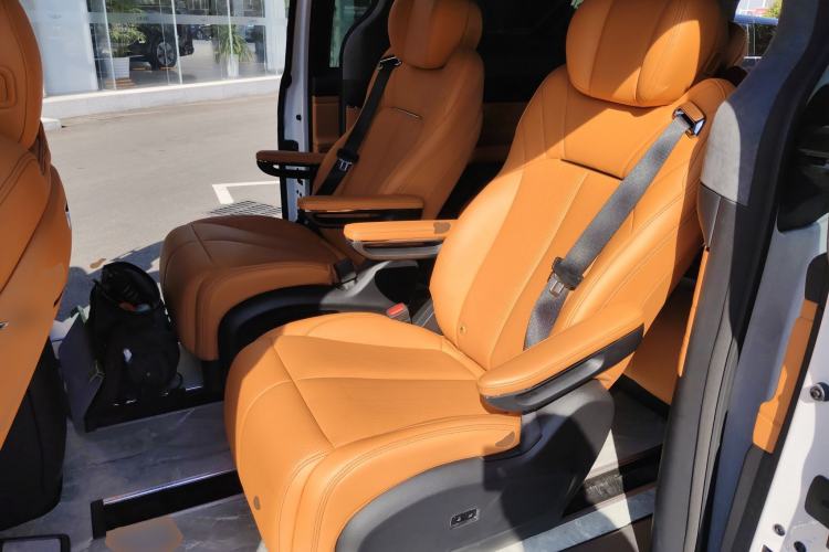 Used Geely Galaxy LEVC L380 2024 140-Degree 8-Seater Four-Wheel Drive Max