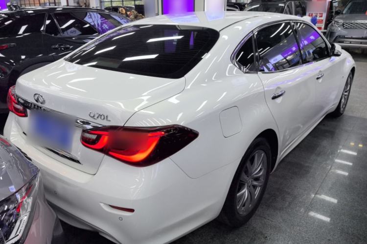 Used Infiniti Q70 2015 Q70L 2.5L Elite Edition Rear Right 45 Deg