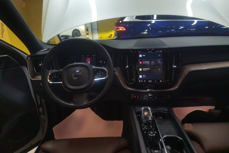 Used Volvo XC60 2022 B5 4x4 Smart Luxury Edition
