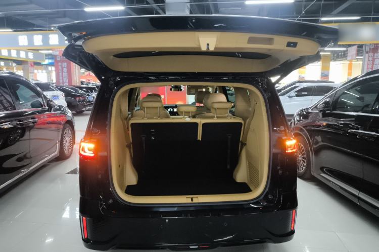 Used VOYAH Dream 2024 PHEV Ultra-Long Range Flagship Edition
