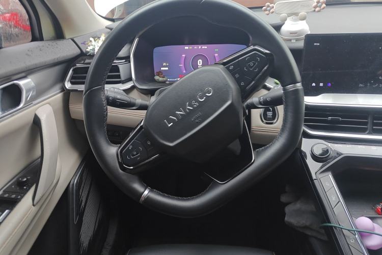 Used Lynk & Co 06 EM-P 2022 PHEV 84 km Range Pro Version