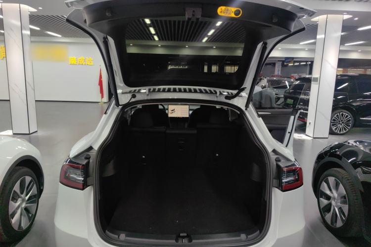 Used Tesla Model Y 2023 Rear-Wheel-Drive Version Trunk