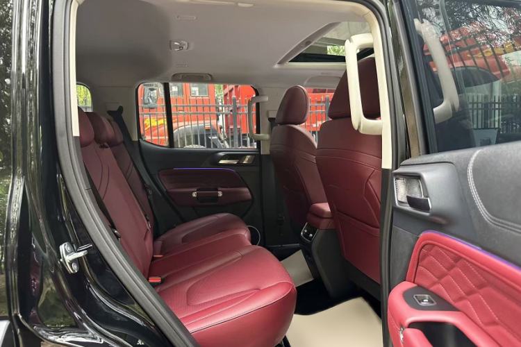 Used Tank 300 2025 2.0T Conqueror