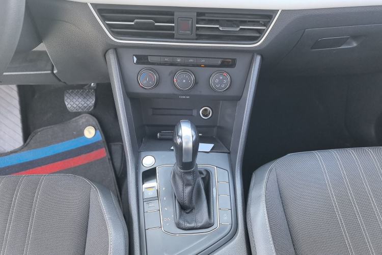 Used Volkswagen Tiguan L 2022 330TSI Automatic Two-Wheel Drive Comfort Edition Interior 1