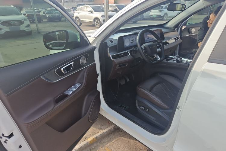 Used Chery Tiggo 8 PLUS 2024 Champion Edition 290TGDI DCT Deluxe Version 5-Seater
