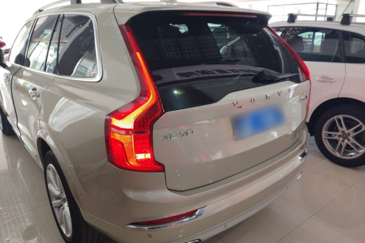 Used Volvo XC90 2015 T6 Luxury Edition 5-seater Rear Left 45 Deg