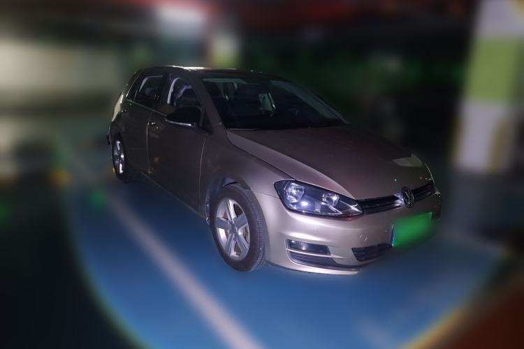 Used Volkswagen Golf 2017 1.6L Automatic Comfort Million-Vehicle Anniversary Edition
