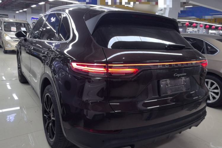 Used Porsche Cayenne 2018 Cayenne 3.0T Rear Left 45 Deg