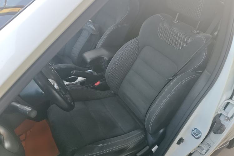 Used Infiniti ESQ 2014 1.6L Spontaneous Edition