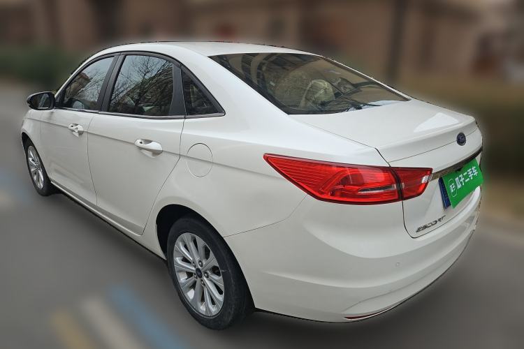 Used Ford Escort 2015 1.5L Automatic Fashion Model
