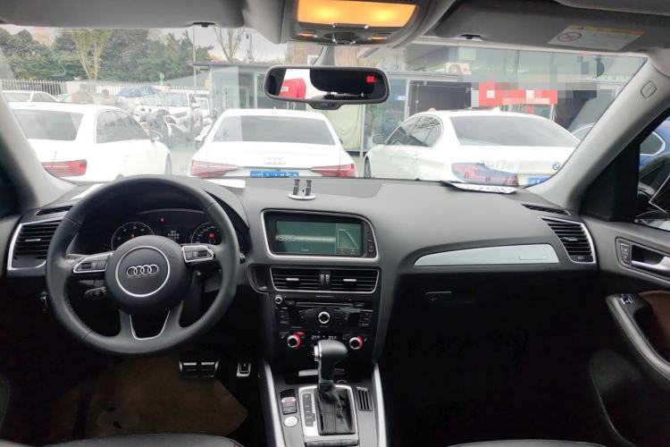 Used Audi Q5 2017 Plus 40 TFSI Technology Model