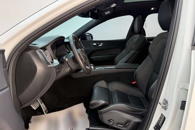 Used Volvo XC60 New Energy 2022 T8 Plug-in Hybrid All-Wheel Drive Zhiyuan Sport Edition