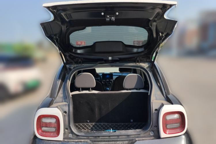 Used ORA Black Cat 2021 301 km Basic Version
