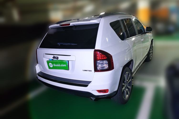 Used Jeep Compass 2014 2.4L four-wheel drive luxury version Rear Right 45 Deg