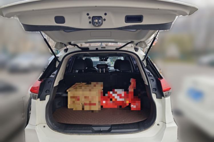 Used Nissan X-Trail 2023 Classic 2.0L Two-Wheel Drive Smart Connect Premium Edition Trunk