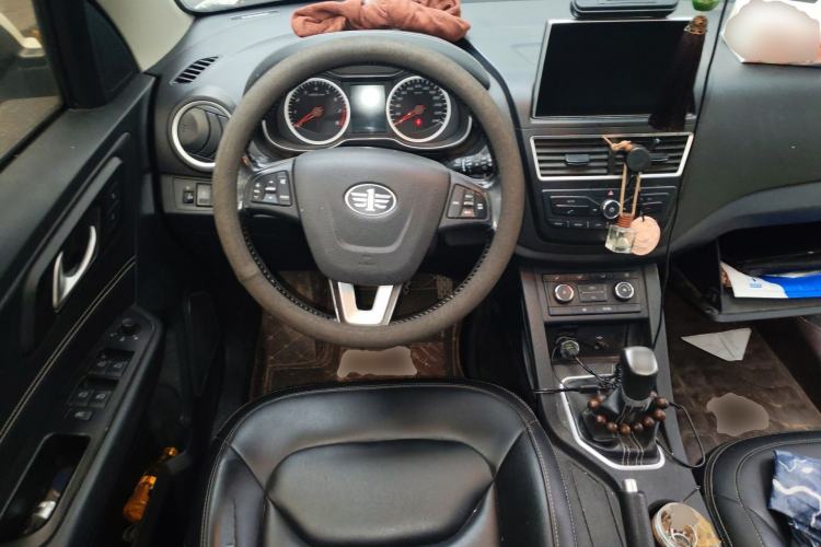 Used Bestune X40 2018 Internet Celebrity Edition 1.6L Manual Luxury Version
