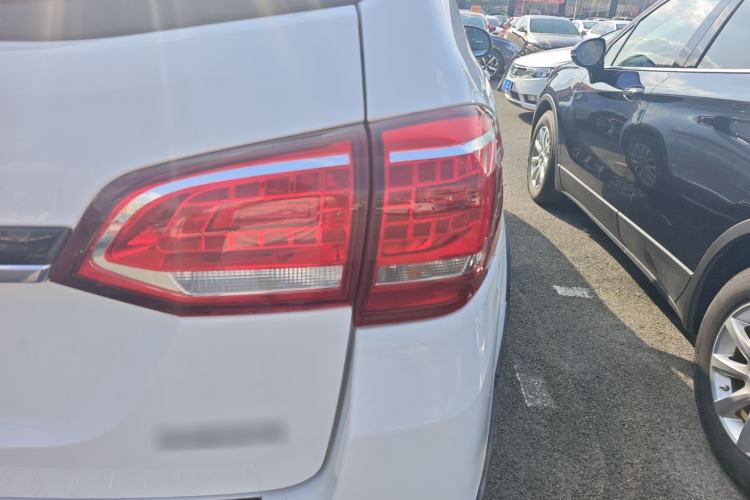 Used Haval H6 2015 Sport Edition 1.5T Automatic Two-Wheel Drive Luxury Model Right Rear Taillight