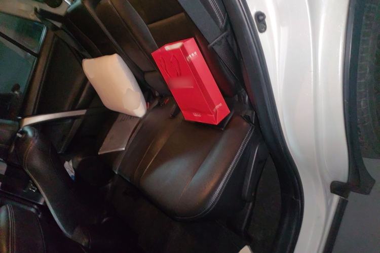 Used Toyota RAV4 2015 2.0L CVT Two-Wheel Drive Fashion Edition Left Rear Seat