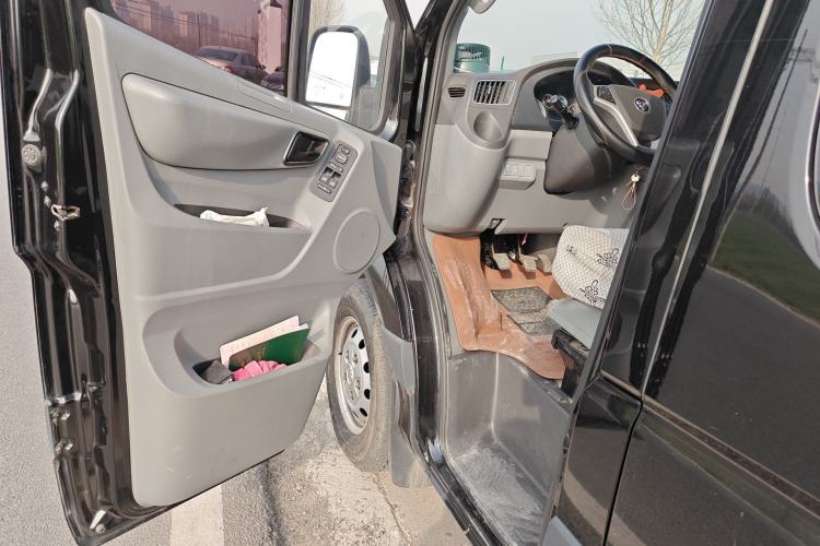 Used Foton Toano 2024 Joyear Multi-Function 2.0T Manual Long-Wheelbase Mid-Roof Model with Single Rear Tire Available in 5/6/7/9-Seater Configurations