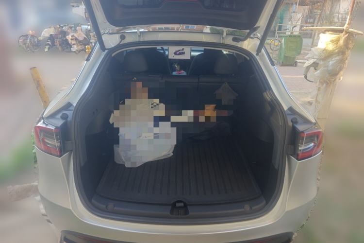 Used Tesla Model Y 2023 Rear-Wheel-Drive Version Trunk