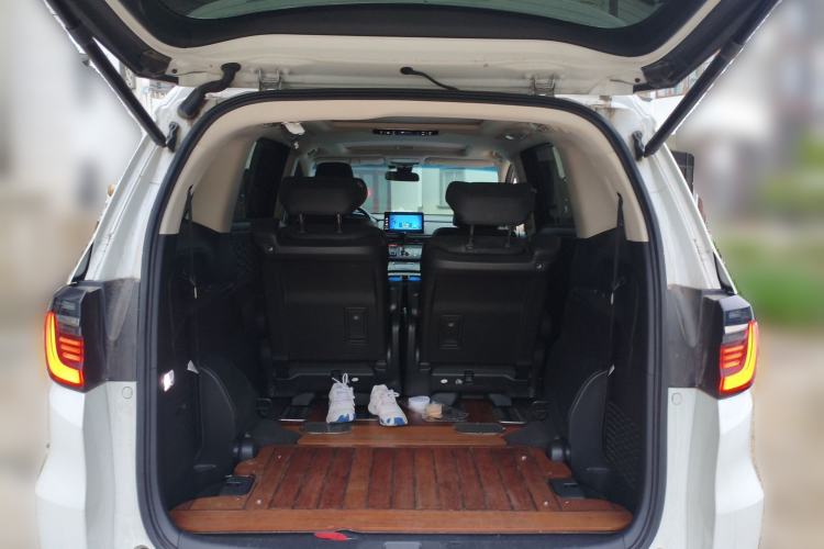 Used Honda Elysion 2022 2.0L eHEV Luxury First Edition Trunk