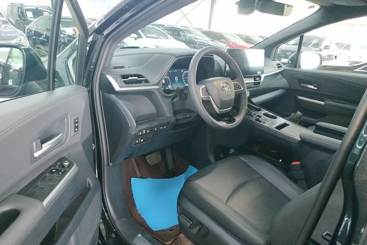 Used Toyota Granvia 2026 Model 2.5L Hybrid Prestige PLUS Edition Driver Seat