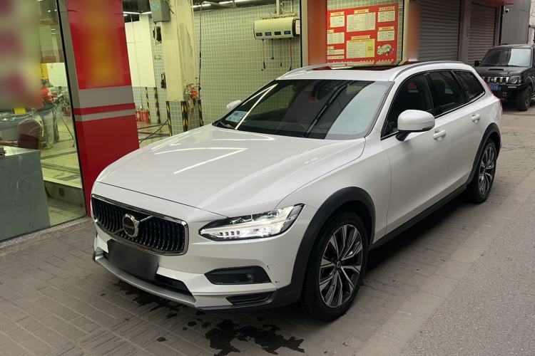 Used Volvo V90 2021 Cross Country B5 AWD Smart Range Edition