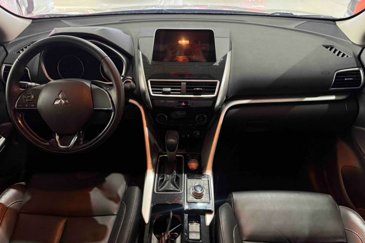 Used Mitsubishi Eclipse Cross 2019 1.5T CVT Two-Wheel Drive Dream Edition China VI Standard
