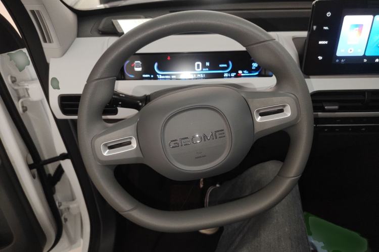 Used Geely Galaxy Panda 2024 Panda Mini 200km Endurance Bear Steering Wheel
