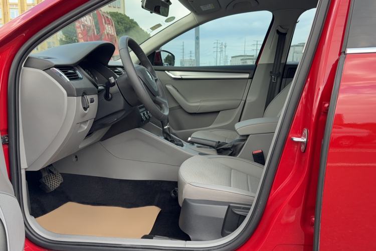 Used Skoda Octavia 2015 1.6L Automatic Yijie Edition