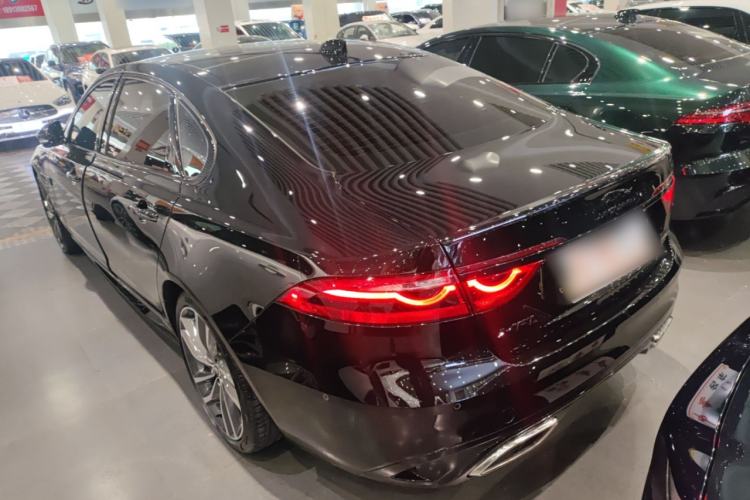 Used Jaguar XFL 2025 Model—2.0T P300, Four-Wheel Drive, 90th Anniversary Collector’s Edition Rear Left 45 Deg