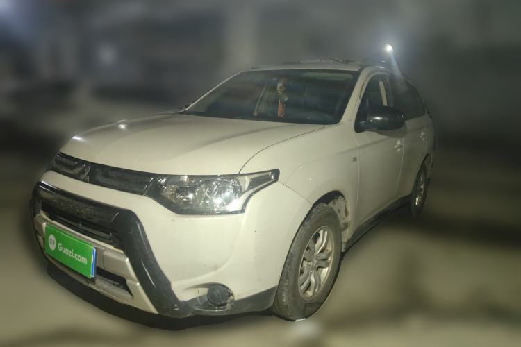 Used Mitsubishi Outlander 2013 2.0L Two-Wheel Drive Sport Navigation Version 5 Seats