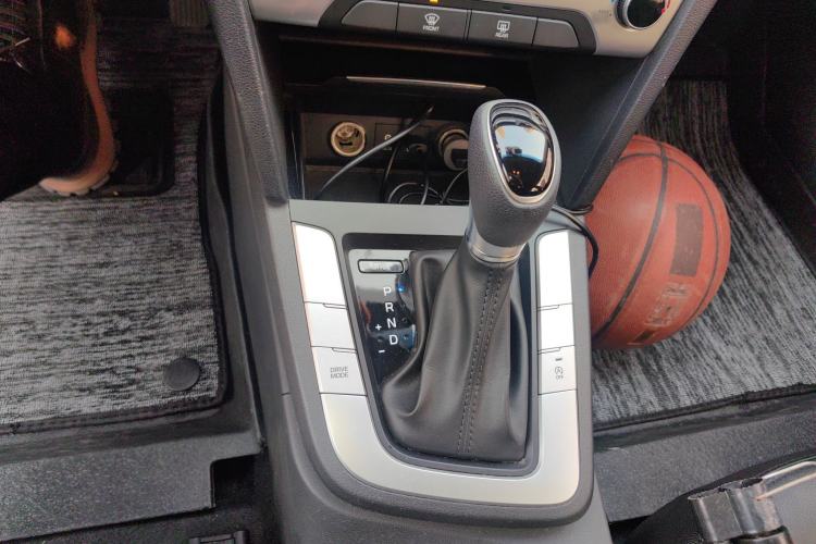 Used Hyundai Elantra (6th Generation / Lingdong) 2016 1.6L Automatic ZhiXuan – Elite Version