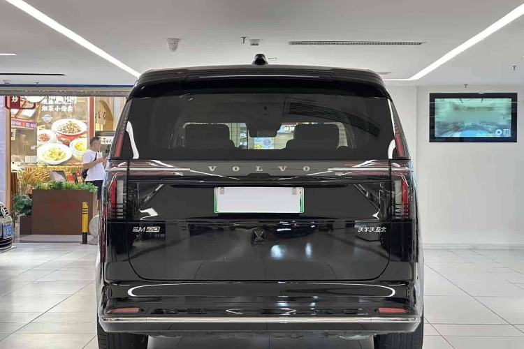 Used Volvo EM90 2025 Ultra Six-Seater