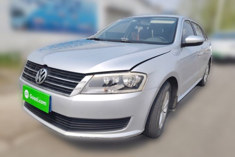 Used Volkswagen Gran Lavida 2013 1.6L Manual Fashion Model