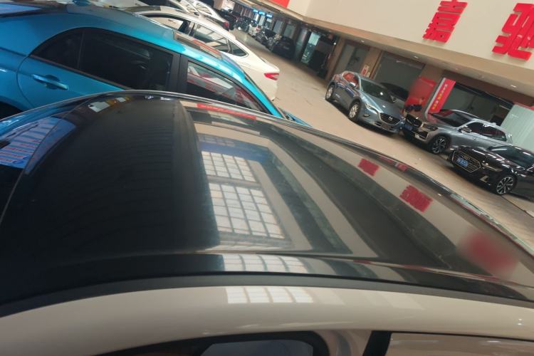 Used Wuling Hongguang MINIEV 2025 Four-Door Version Advanced Edition Roof