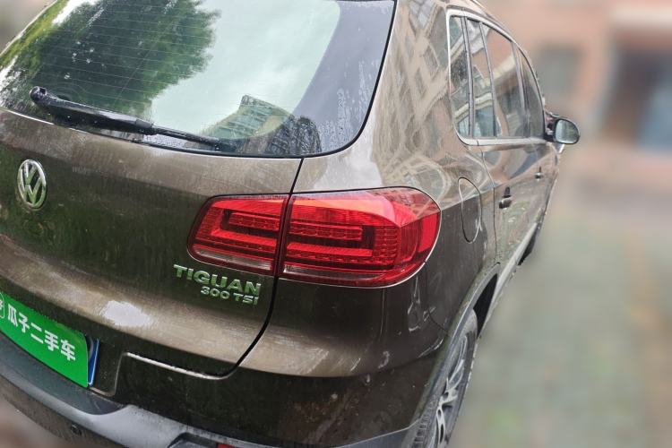 Used Volkswagen Tiguan 2016 300TSI Automatic Two-Wheel Drive Luxury Edition Rear Right 45 Deg