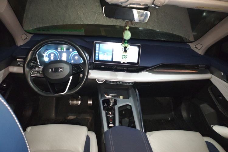 Used Geely Auto Preface 2023 2.0TD Prestige Version Center Console