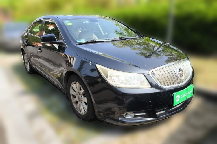 Used Buick LaCrosse 2012 2.4L SIDI Elegant Edition Front Right 45 Deg