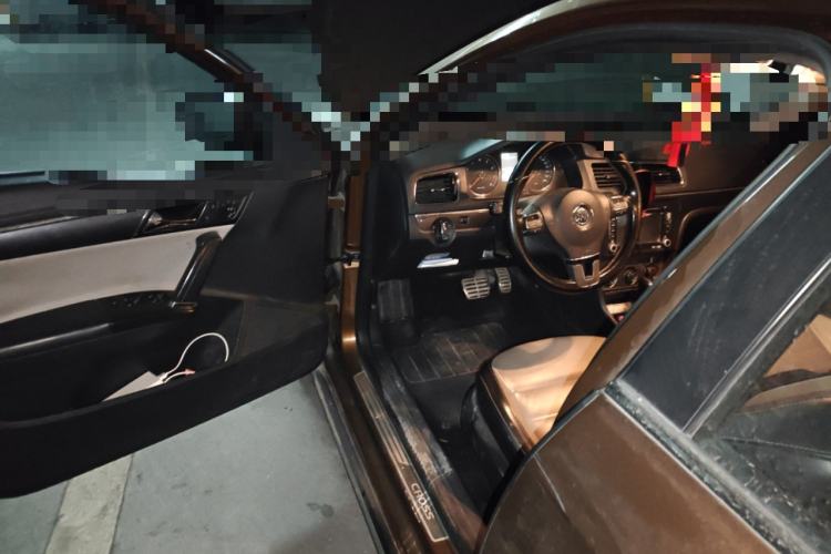 Used Volkswagen Cross Lavida 2014 1.4TSI DSG
