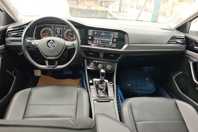 Used Volkswagen Sagitar 2019 200TSI DSG Comfort Version China VI Standard Center Console