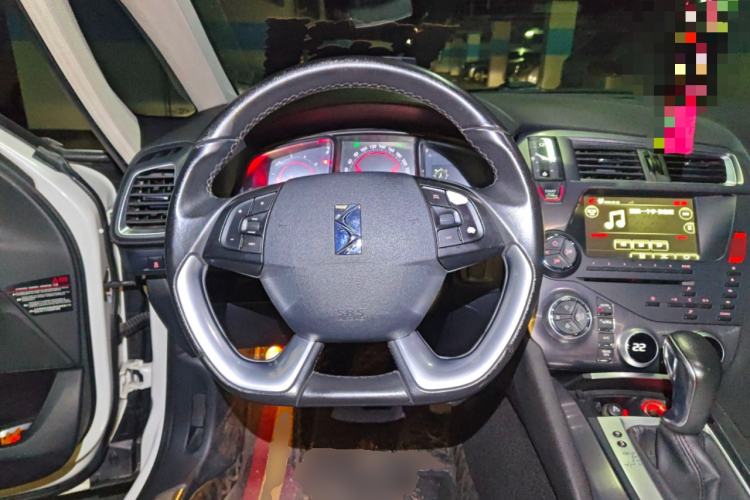 Used DS 5 2015 1.6T Luxury Edition THP160
