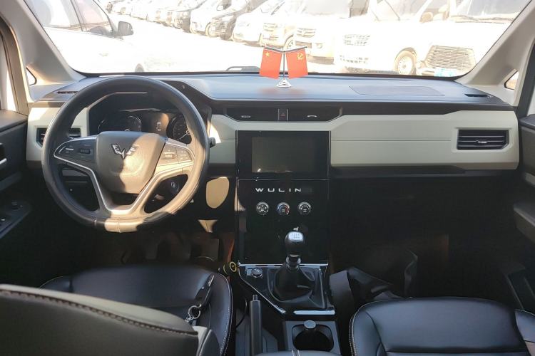 Used Wuling Hongguang PLUS 2019 1.5T Manual Luxury 7-Seater
