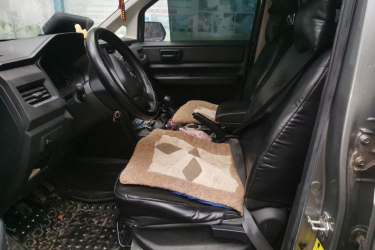 Used Wuling Hongguang PLUS 2019 1.5T Manual Standard Version 7 Seats Left Front Seat