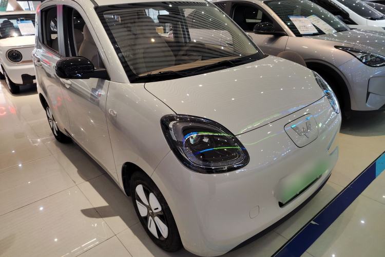 Used Wuling Hongguang MINIEV 2025 Four-Door Version Advanced Edition Front Right 45 Deg